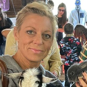 Meet your Posher, Lore